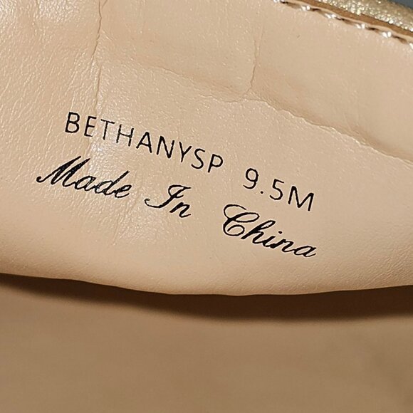 Donald Pliner Bethany Loafer Women 9.5 Camel Boucle Chain Detail Slip On Sparkle - Picture 13 of 14